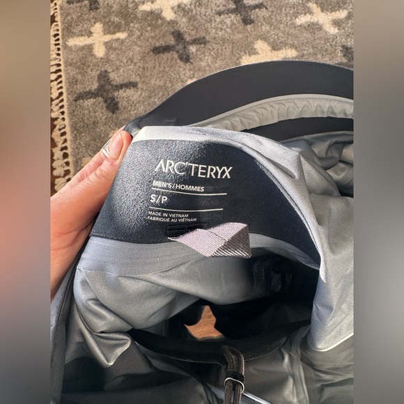 ARCTERYX NWT BETA lightweight GORE-TEX  shell MENS SMALL - Picture 14 of 16